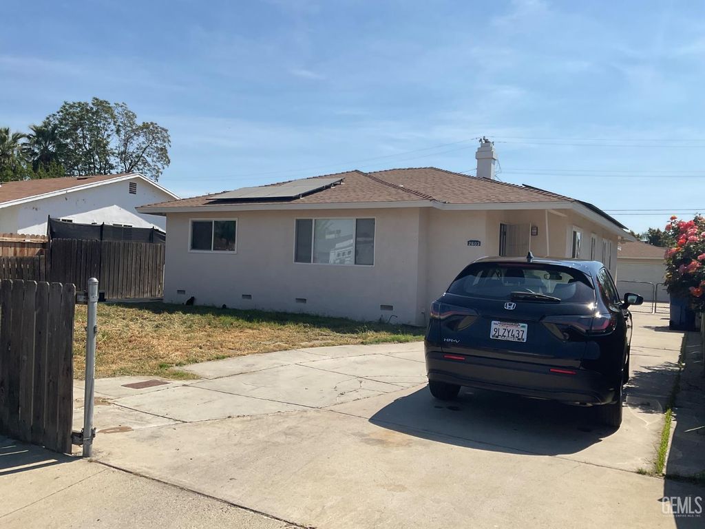 2603 Cleveland Way, Bakersfield, CA 93304