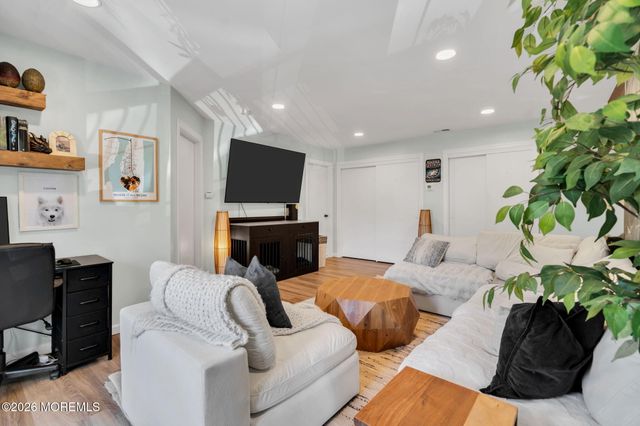 80 Diane Drive, Tinton Falls, NJ 07753