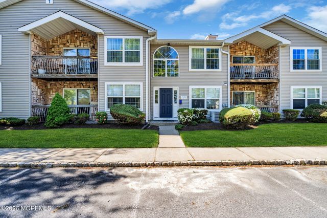 80 Diane Drive, Tinton Falls, NJ 07753