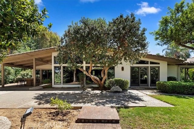 2100 Hathaway Place, Riverside, CA 92506