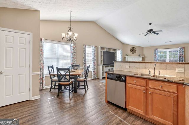 202 Hunters Ridge, Canton, GA 30114