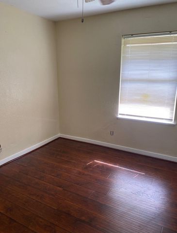 6031 Glenhurst Drive, Houston, TX 77033