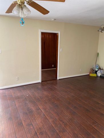 6031 Glenhurst Drive, Houston, TX 77033
