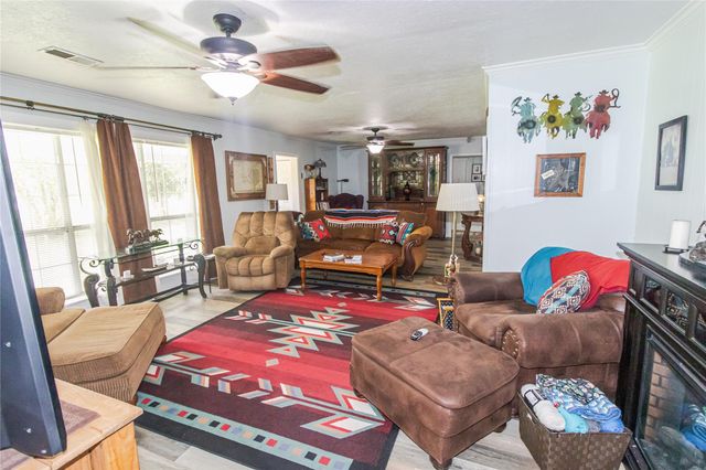 2415 W Cedar Bayou Lynchburg Road, Baytown, TX 77521