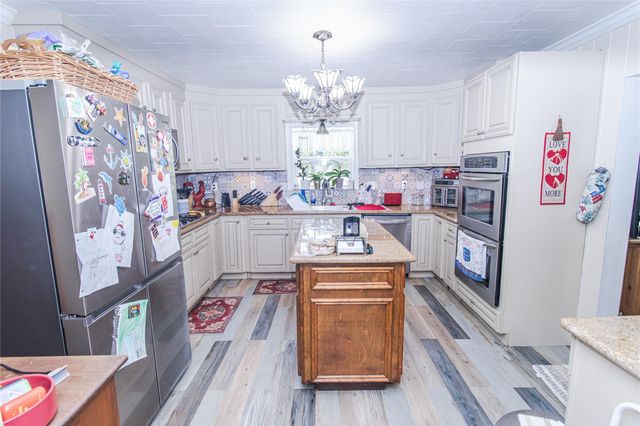 2415 W Cedar Bayou Lynchburg Road, Baytown, TX 77521