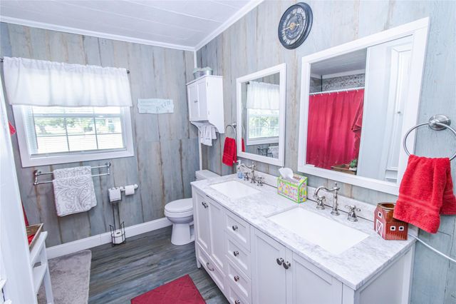 2415 W Cedar Bayou Lynchburg Road, Baytown, TX 77521