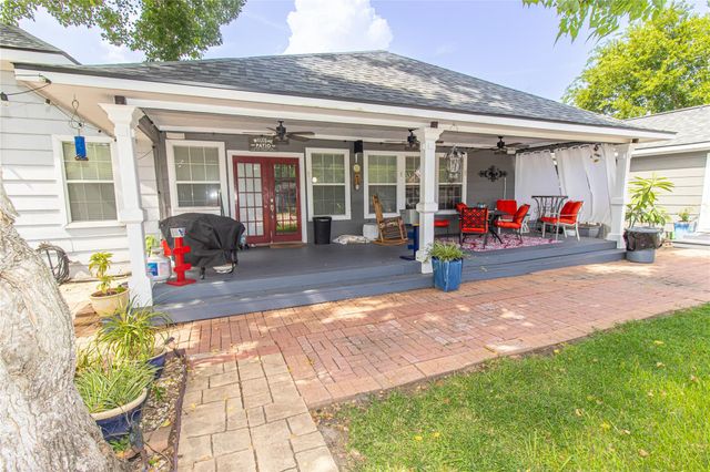 2415 W Cedar Bayou Lynchburg Road, Baytown, TX 77521