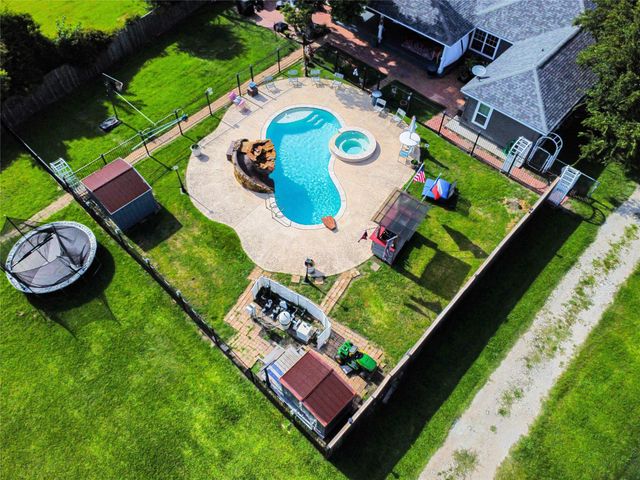 2415 W Cedar Bayou Lynchburg Road, Baytown, TX 77521