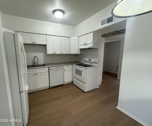 2844 E Monte Cristo Avenue 201, Phoenix, AZ 85032