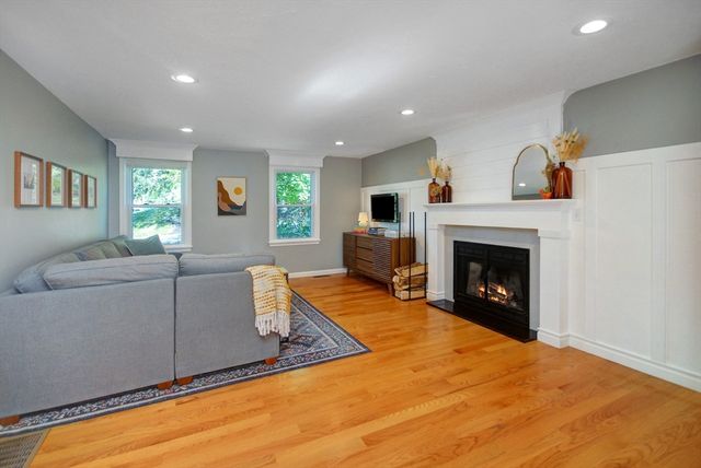14 Cutting Drive, Maynard, MA 01754