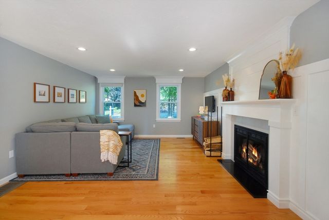 14 Cutting Drive, Maynard, MA 01754