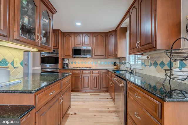 1522 KNOX RD, Wynnewood, PA 19096