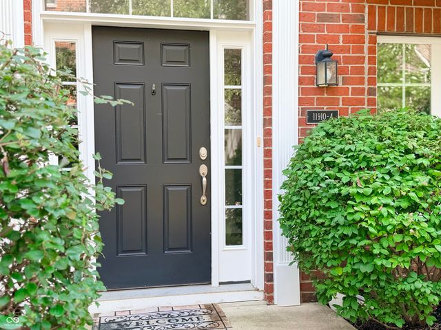 11910 Riley Drive 4, Zionsville, IN 46077