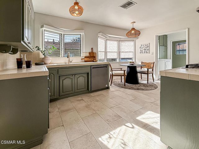 8419 Vicksburg Avenue, Los Angeles, CA 90045