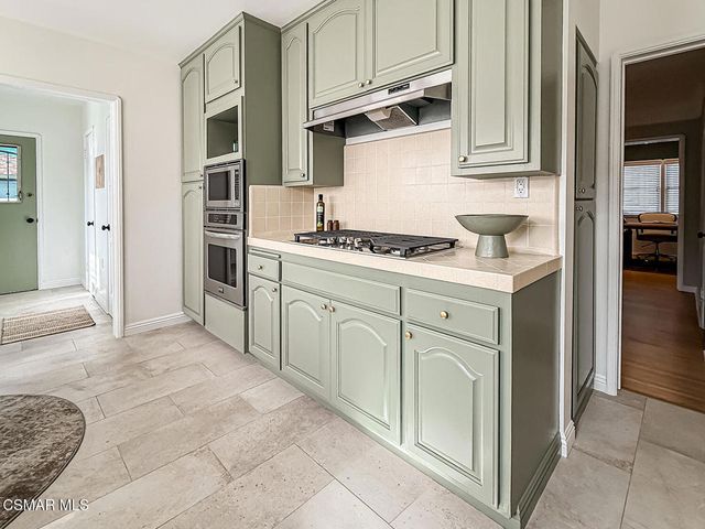 8419 Vicksburg Avenue, Los Angeles, CA 90045