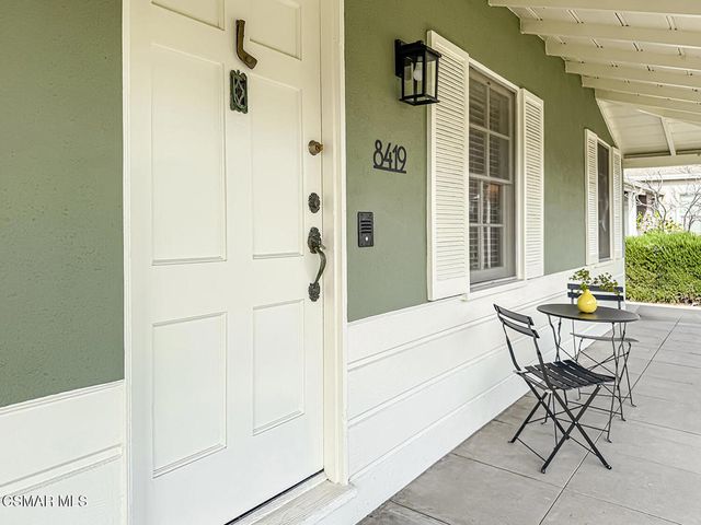 8419 Vicksburg Avenue, Los Angeles, CA 90045