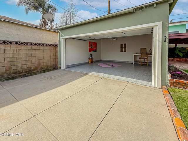 8419 Vicksburg Avenue, Los Angeles, CA 90045