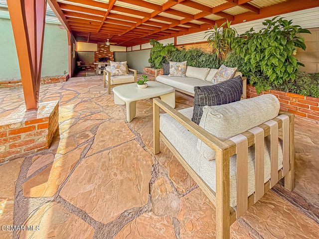 8419 Vicksburg Avenue, Los Angeles, CA 90045