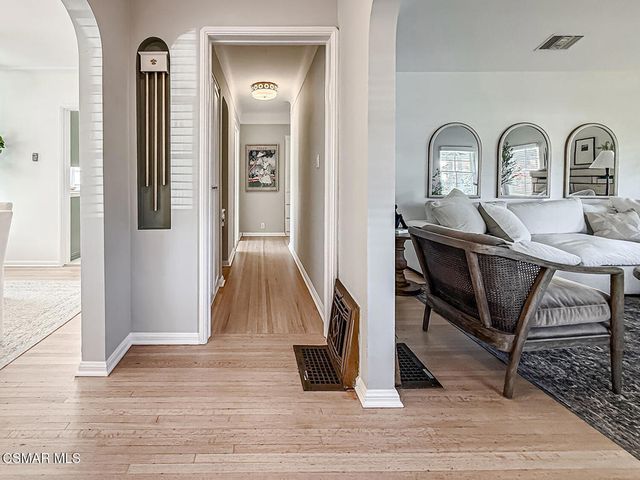 8419 Vicksburg Avenue, Los Angeles, CA 90045