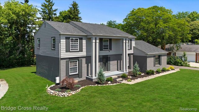 655 S Spinningwheel Lane, Bloomfield Hills, MI 48304