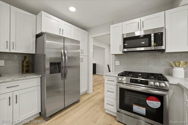 655 S Spinningwheel Lane, Bloomfield Hills, MI 48304