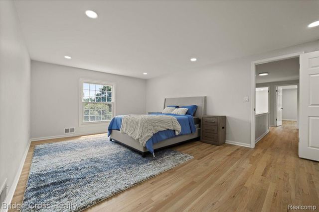 655 S Spinningwheel Lane, Bloomfield Hills, MI 48304
