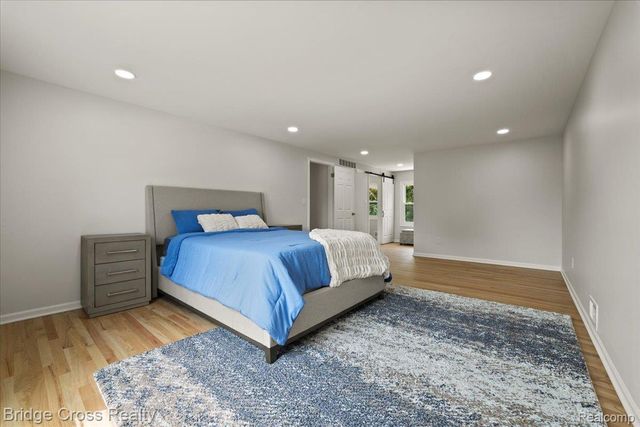 655 S Spinningwheel Lane, Bloomfield Hills, MI 48304