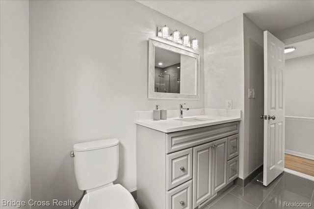 655 S Spinningwheel Lane, Bloomfield Hills, MI 48304