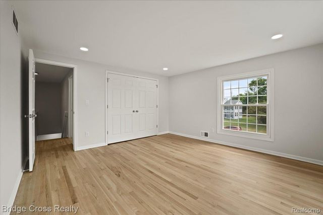 655 S Spinningwheel Lane, Bloomfield Hills, MI 48304