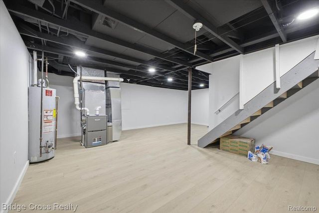 655 S Spinningwheel Lane, Bloomfield Hills, MI 48304