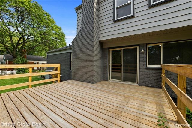 655 S Spinningwheel Lane, Bloomfield Hills, MI 48304