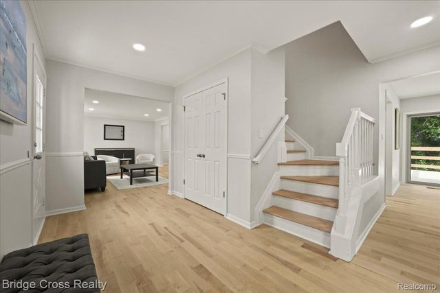 655 S Spinningwheel Lane, Bloomfield Hills, MI 48304