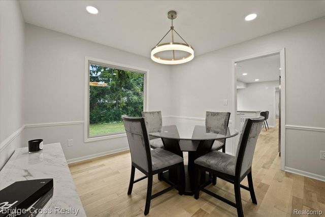655 S Spinningwheel Lane, Bloomfield Hills, MI 48304