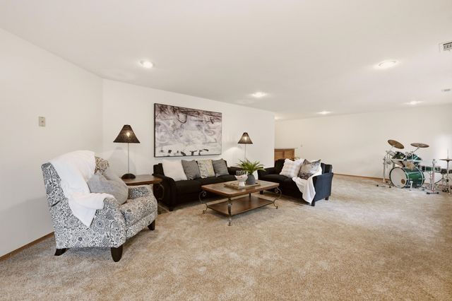 9414 W Sterling Ct, Wichita, KS 67205