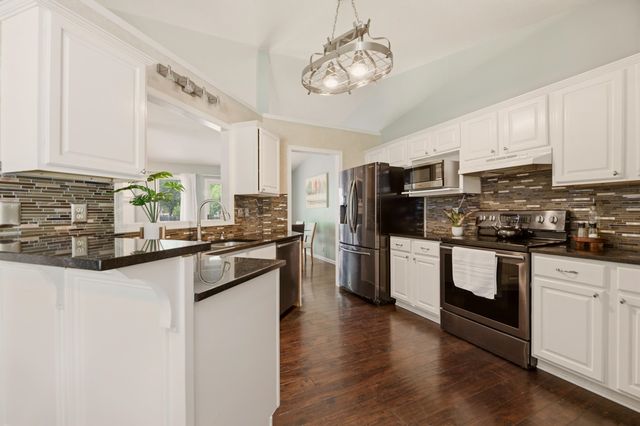 9414 W Sterling Ct, Wichita, KS 67205