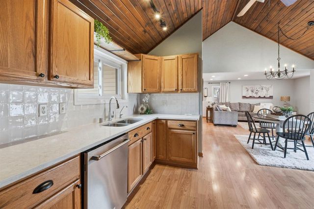 530 CLAIRVILLE ROAD, Oshkosh, WI 54904