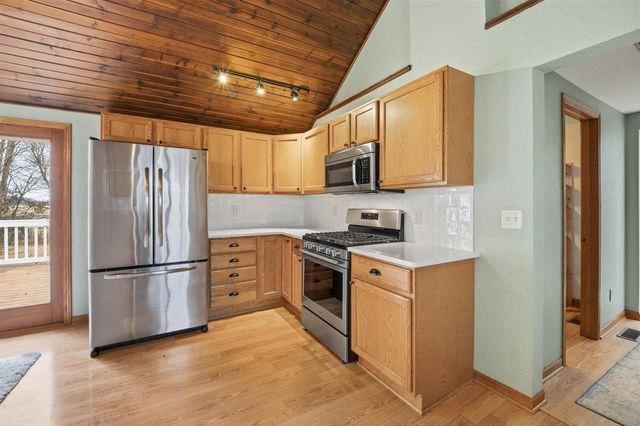 530 CLAIRVILLE ROAD, Oshkosh, WI 54904