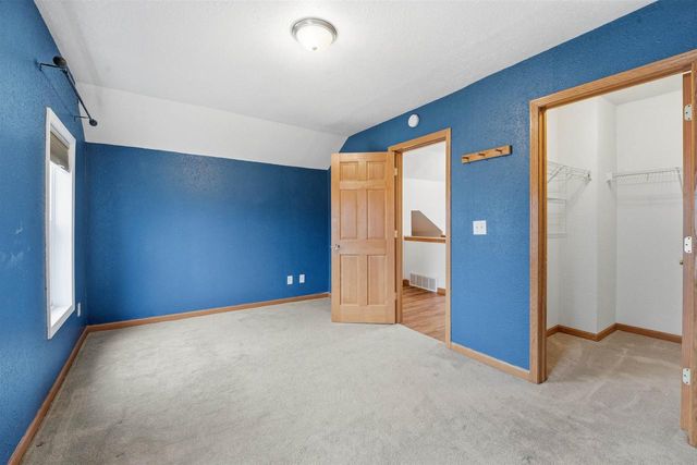 530 CLAIRVILLE ROAD, Oshkosh, WI 54904