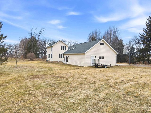 530 CLAIRVILLE ROAD, Oshkosh, WI 54904