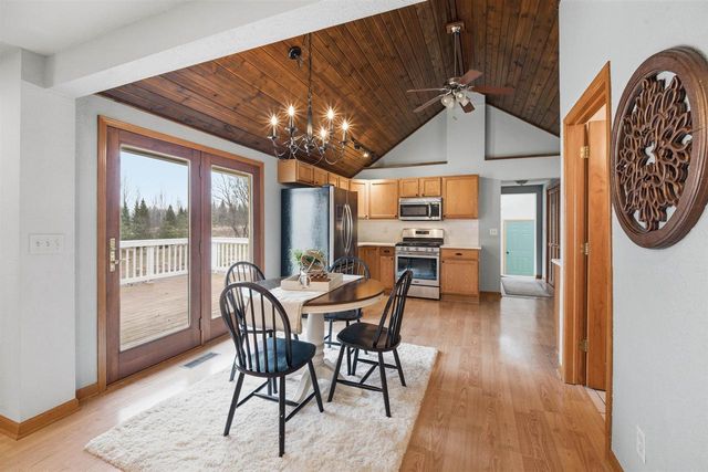 530 CLAIRVILLE ROAD, Oshkosh, WI 54904