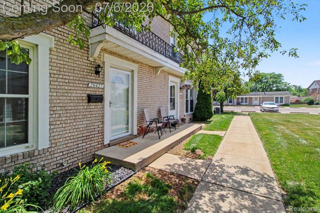 28427 Longmeadow Lane, Brownstown Charter Township, MI 48183