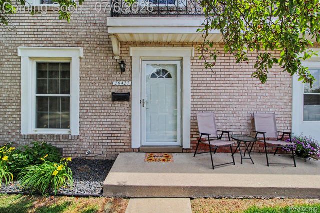28427 Longmeadow Lane, Brownstown Charter Township, MI 48183