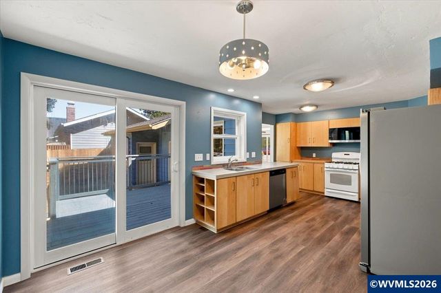 275 Culver Ln S, Salem, OR 97302