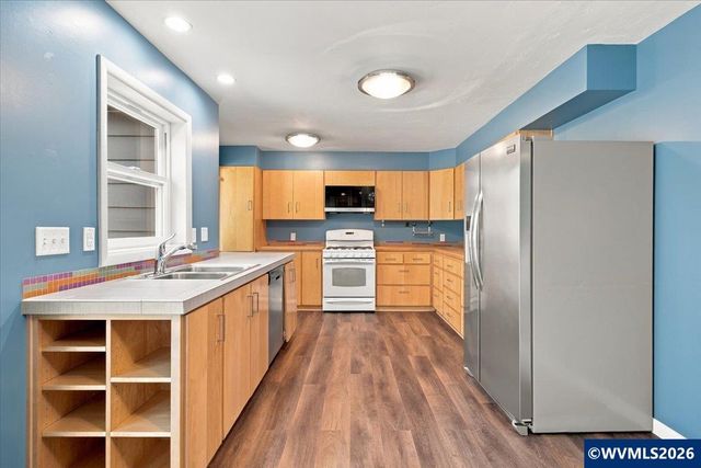 275 Culver Ln S, Salem, OR 97302