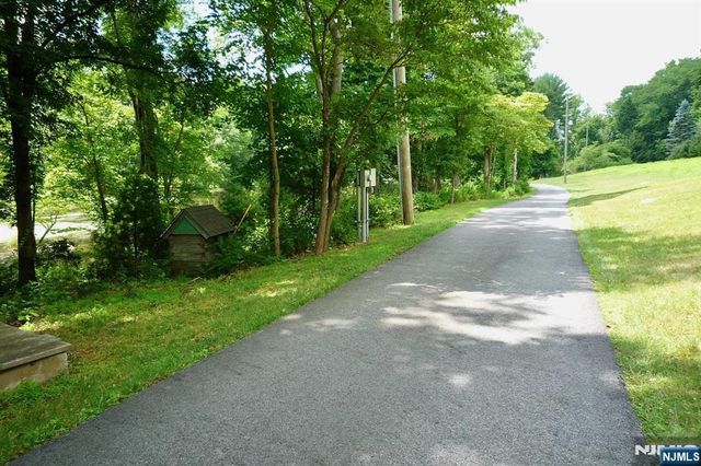 46-48 Oak Road, Boonton Township, NJ 07005