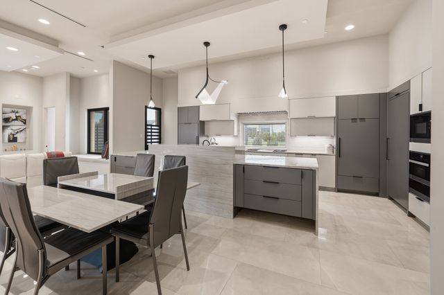712 Crescent Heights, Southlake, TX 76092