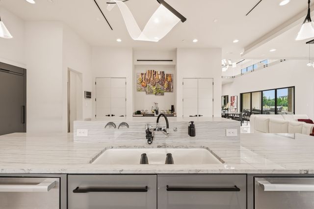 712 Crescent Heights, Southlake, TX 76092