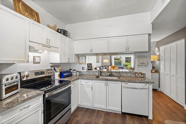 9928 NW 57th Manor, Coral Springs, FL 33076