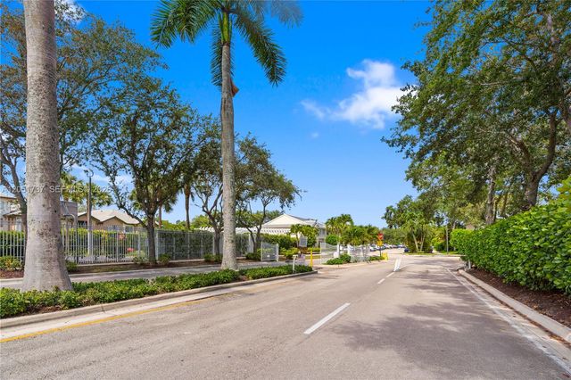 9928 NW 57th Manor, Coral Springs, FL 33076
