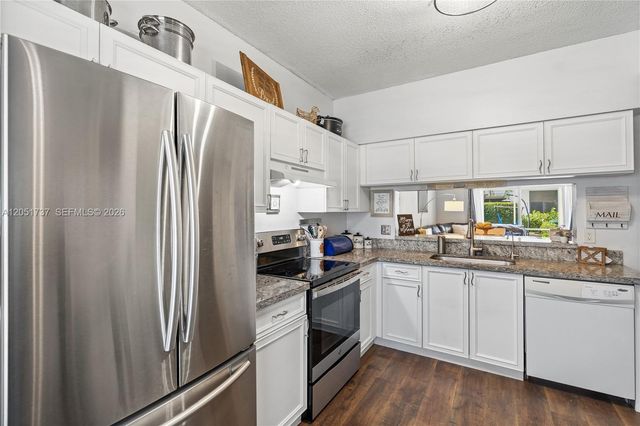9928 NW 57th Manor, Coral Springs, FL 33076
